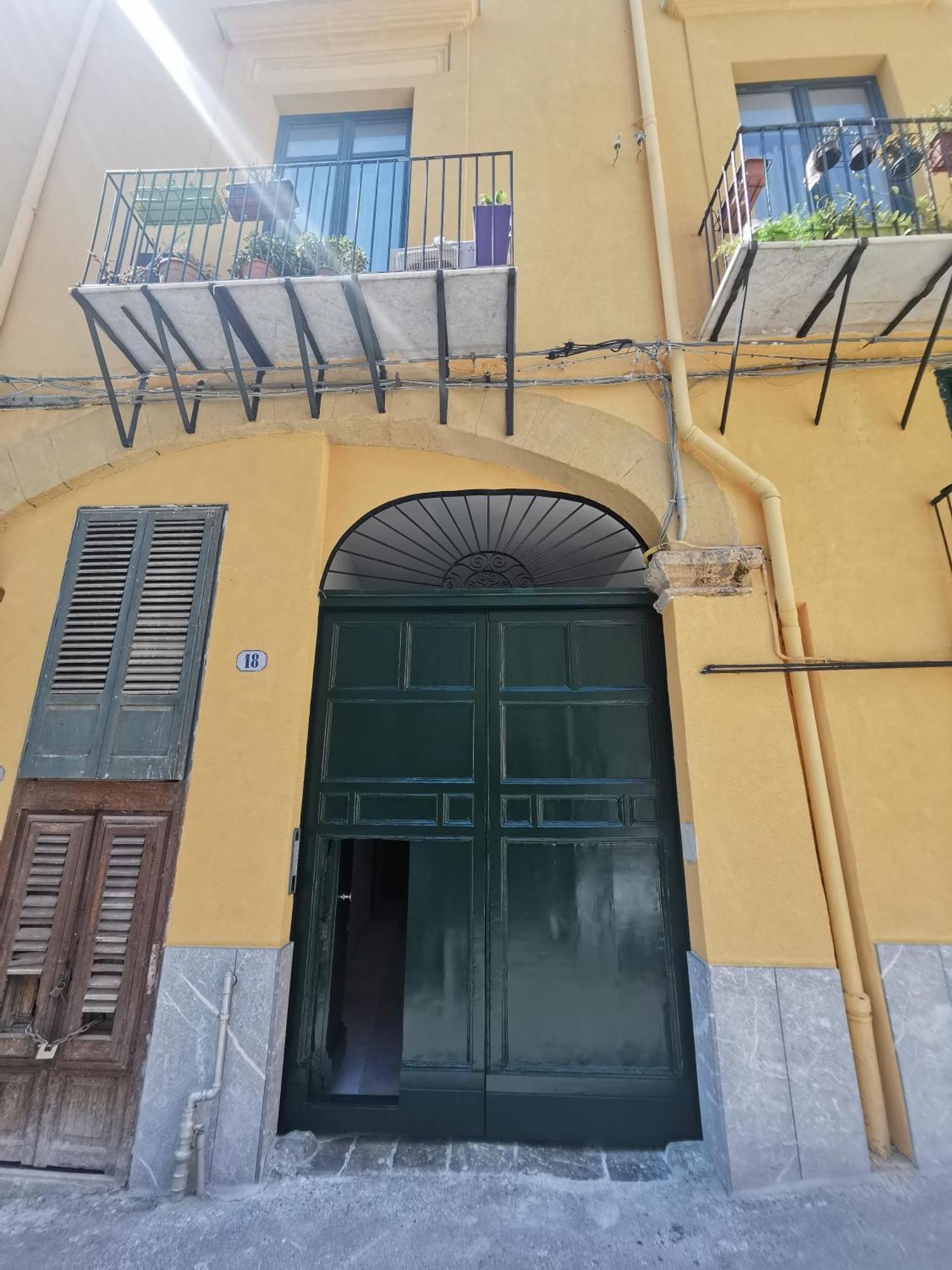 Vicolo Paterno Apartments Palermo Ngoại thất bức ảnh